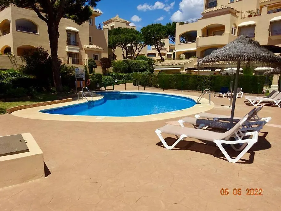 Gorgeous Apartment Located In Elviria ماربيا